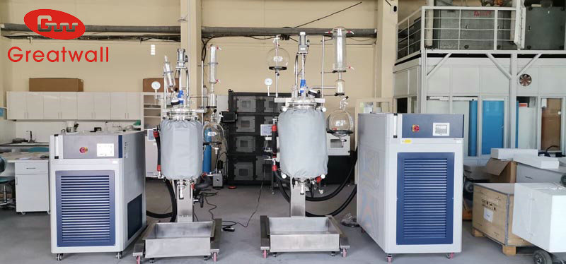 多臺(tái)反應(yīng)釜與制冷加熱控溫系統(tǒng)組合使用